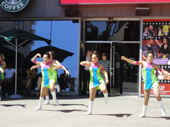 Australian Schoolkids performing outside the Mall